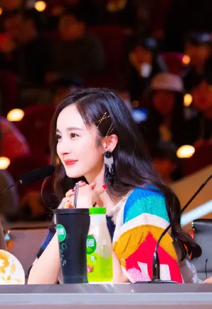 杨幂娇俏妩媚节目剧照图片_4