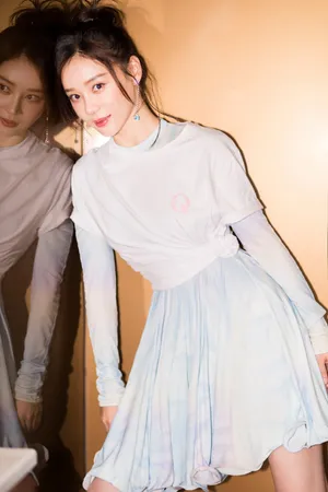 袁姗姗电影小Q首映礼甜美图片