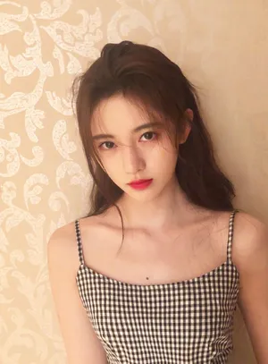 鞠婧祎吊带私服性感图片