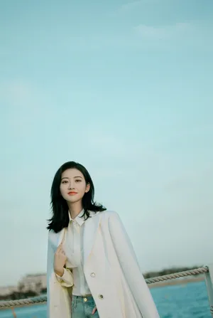 景甜清新温婉海边写真图片