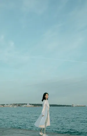景甜清新温婉海边写真图片_3