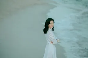 景甜清新温婉海边写真图片_4