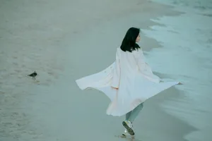 景甜清新温婉海边写真图片_5