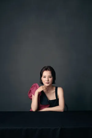 陶红性感干练写真图片_2