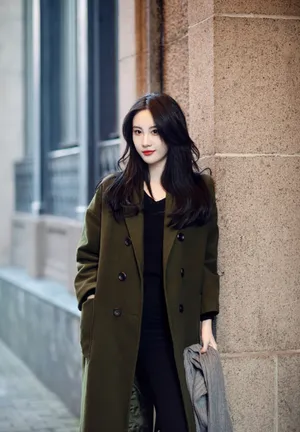 刘丁菡随性街拍图片