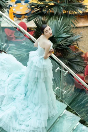 张子枫抹胸性感风写真图片_5