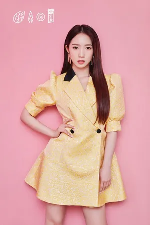 孟美岐《明日之子》炫酷写真图片