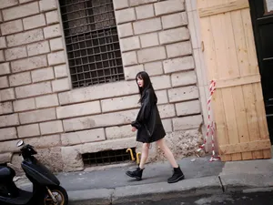 杨幂白皙性感街拍写真图片_4