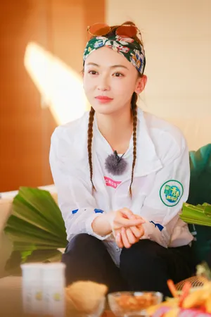 吴谨言《青春环游记》俏皮图片_1