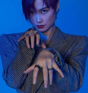 李宇春酷帅时尚杂志写真图片_2