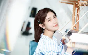 韩丹彤时尚干练写真图片_1