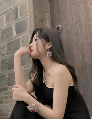 汤晶媚清新秀丽街拍图片_2