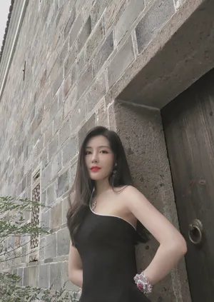 汤晶媚清新秀丽街拍图片_5