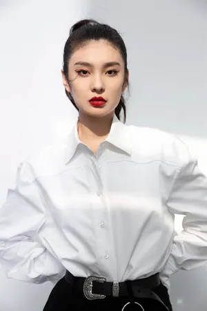 王可如利落马尾干练写真图片_4