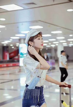 宣璐甜美机场私服照图片_2