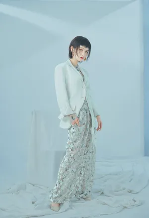 邓莎成熟魅力时尚写真大片_4