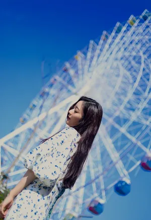 戚砚笛夏日清秀生活照图片_3
