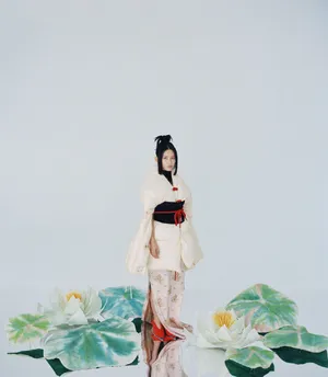 苏青温柔恬静写真图片