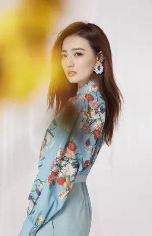 徐璐性感迷人时尚写真大片_2