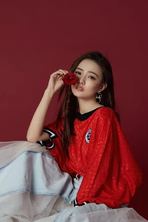 徐璐性感迷人时尚写真大片_7