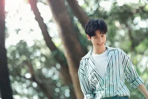 罗云熙休闲帅气夏日写真图片_6