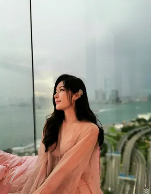 汤晶媚粉裙甜美写真图片_5