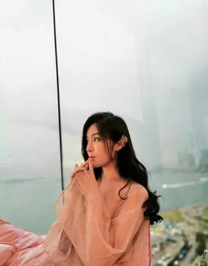 汤晶媚粉裙甜美写真图片_6
