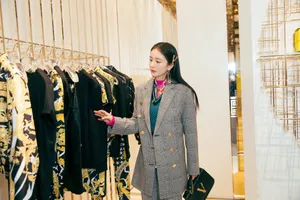 杨幂精致干练活动图片_2