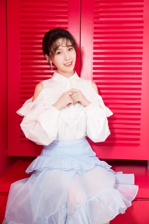 王子璇清新甜美夏日写真图片