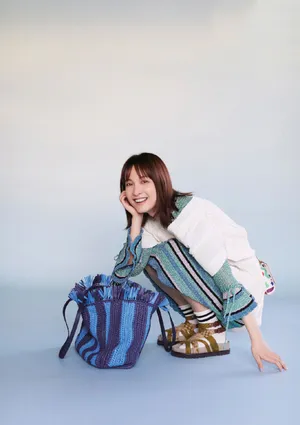 吴昕简约时尚写真图片_7