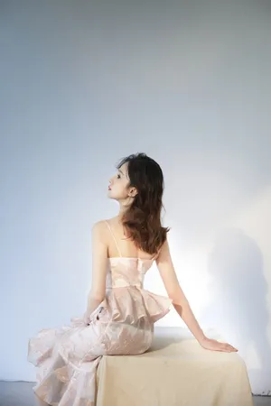 陆妍淇清新甜美写真图片_5