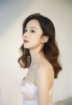 陆妍淇清新甜美写真图片_8