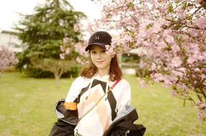 陆妍淇花间甜美图片_2