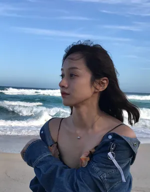 陆妍淇优雅海边写真图片_3