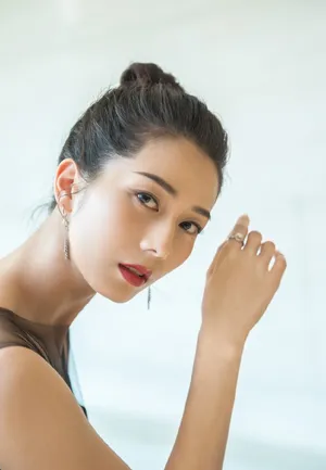 彭杨上海电影节气质写真图片_5