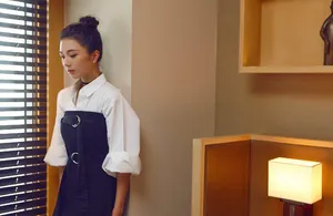 彭杨甜美知性写真图片_2