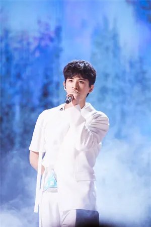创造营2019张远帅气写真图片_7
