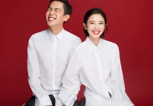 张若昀唐艺昕白衬衫结婚照图片