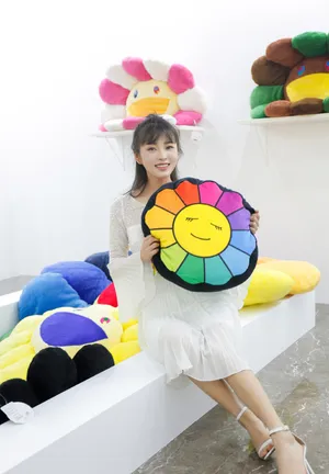孙雅丽白色连衣裙甜美活动照图片_6