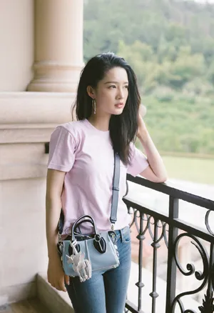 李沁清新时尚写真图片_1