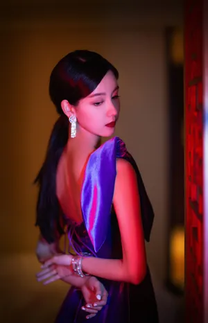 陈都灵性感优雅写真图片