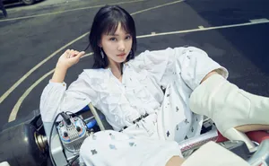 吕小雨可爱灵动写真图片第1张