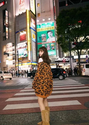 沈梦辰个性潮流街拍图片_3