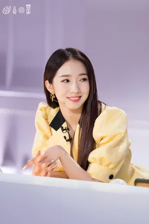 孟美岐《明日之子》性感气质图片