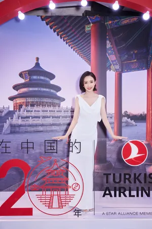 佟丽娅优雅白裙写真图片_7