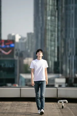王俊凯阳光治愈写真图片_4