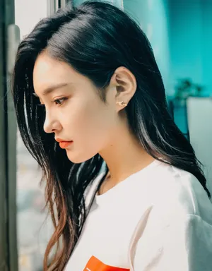 王可如休闲性感图片