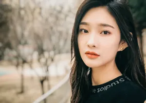 王可如休闲性感图片_4