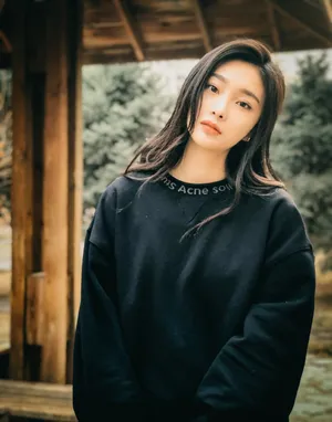 王可如休闲性感图片_5