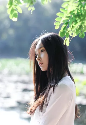 王可如清爽甜美户外写真